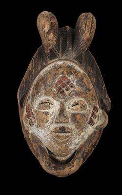 Punu, Gabon: a very old mask of the ‘classic’ white ‘okuyi mask’ type. - Tribal Art - Africa