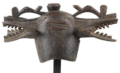 Senufo, Ivory Coast, Ghana, Burkina Faso, Mali: a large Janus-faced helmet mask called ‘Wamiugo’. - Tribal Art - Africa