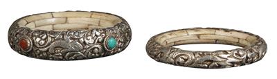 Mixed lot (2 pieces), Tibet, Nepal: two bangles made of bone, set in thick, high-quality silver, one of which is decorated with two turquoises and two agates. - Tribal Art