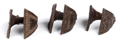 Mixed lot (3 items), Africa, Burkina Faso, tribes: Gurunsi, Fra Fra: 3 bangles. - Tribal Art