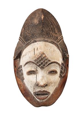 Punu, Gabon: a typical, white Punu mask, called ‘Okuyi mask’. - Tribal Art
