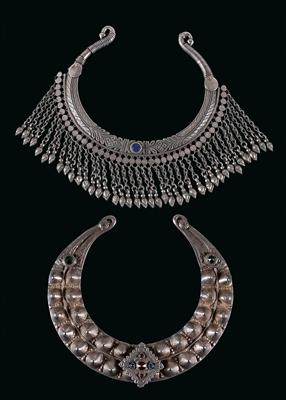 Mixed lot (2 pieces), Afghanistan, Pakistan: two chokers made of silver, one from Afghanistan, the other from the Swat valley, Pakistan. - Tribal Art
