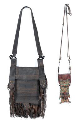 Mixed lot (2 pieces): Sahara region (from southern Morocco to Niger), tribe: Tuareg: a large shoulder bag made of black leather and a small bag to be worn across the chest, made of red and green leather and fabric. - Mimoevropské a domorodé umění