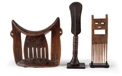 Mixed lot (3 pieces): Ethiopia, Dem. Rep. of Congo, Angola: tribes: Kambetta, Kuba, Chokwe: a neckrest, a knife and a decorative comb. - Tribal Art