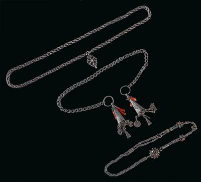 Mixed lot (3 pieces), India, Morocco: 3 necklaces made of silver, some with coral. - Tribal Art