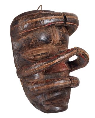 Ngere (also called Guéré or Wè, and Kran in Liberia), Ivory Coast, Liberia: an unusually large, yet typical mask of the Ngere. - Mimoevropské a domorodé umění