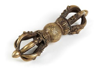 Tibet, Nepal: a ‘dorje’ or ‘vajra’ cult object, also known as a diamond sceptre, for sacred rituals in Lamaistic Buddhism. - Tribal Art