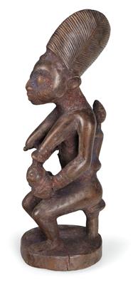 Yoruba, Nigeria: a very charming mother and child figure with two children. Style: Oyo. - Mimoevropské a domorodé umění
