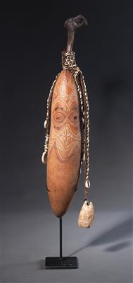 Sehr feiner Sepik Kalk-Behälter mit Spatel, Sepik-Gebiet, Papua-Neuguinea um 1900. - African and Oceanic Art