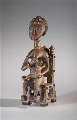 An Ashanti Maternity Figure, Ghana. - Mimoevropské a domorodé umění