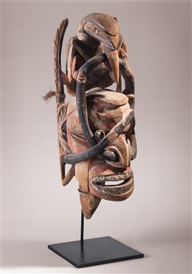 An important Malangan head. malaganivis wood, h. 60 cm. 19th century. - Tribal Art