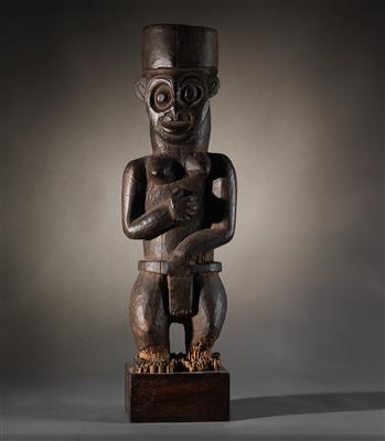 An impressive and monumental Cameroon Sculpture. - Tribal Art