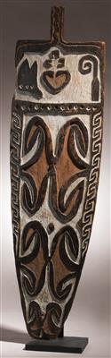 An early Digul river shield, West Papua, New Guinea. - Mimoevropské a domorodé umění