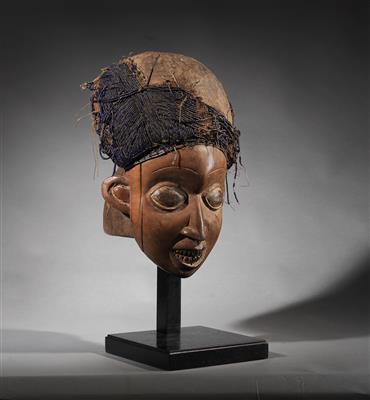 Kamerun Maske mit Perlen. - Tribal Art