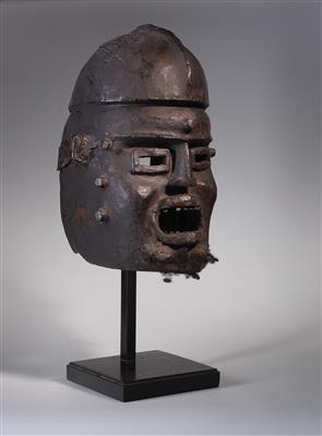 A Cameroon Widekum Mask. - Tribal Art
