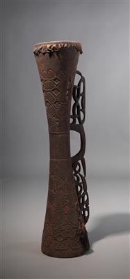 An old Asmat drum. - Tribal Art