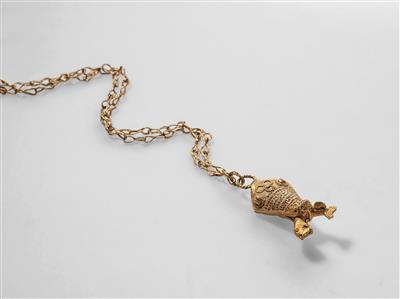 An important gold royal Ashanti pendant in the form of a crocodile head, around 1900. - Mimoevropské a domorodé umění