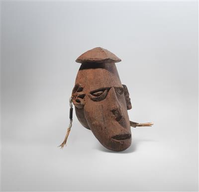 A substitute head. - Tribal Art