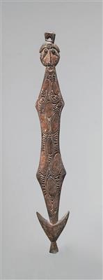 An important Sepik Blackwater hook figure. - Tribal Art