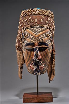 A very early and complete Amwash mask Ba-Kuba. - Tribal Art