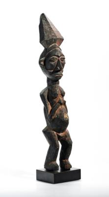 A Fine Suky/Yaka, Figure 'Khosi' RDC, wood, 52 cm high. - Mimoevropské a domorodé umění
