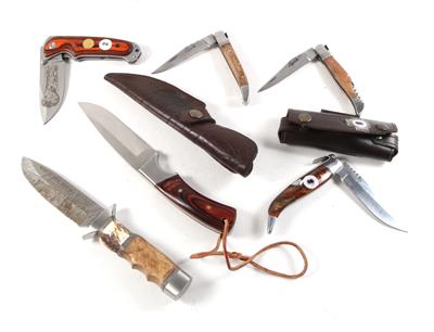 Konvolut bestehend aus fünf Messern, - Jagd-, Sport- und Sammlerwaffen