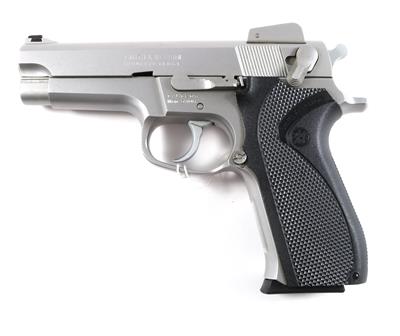 Pistole, Smith  &  Wesson, Mod.: 5906, Kal.: 9 mm Para, - Jagd-, Sport- und Sammlerwaffen