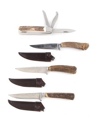 Konvolut aus jagdlichen Messern darunter ein Klappmesser 'Linder' - Armi da caccia, competizione e collezionismo