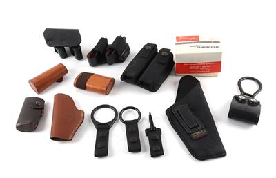 Konvolut aus vier Magazinholstern darunter Sickinger, ein Sickinger Quick Draw Holster, - Sporting and Vintage Guns