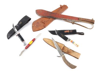 Konvolut aus 4 feststehenden Messern und einem Klappmesser, - Sporting and Vintage Guns