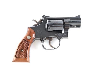 Revolver, Smith  &  Wesson, Mod.: 15-3, Kal.: .38 Spez., - Sporting and Vintage Guns