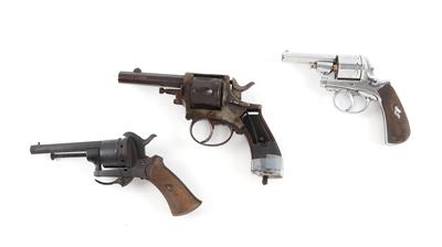Konvolut aus drei Revolvern - vor 1900, - Armi da caccia, competizione e collezionismo
