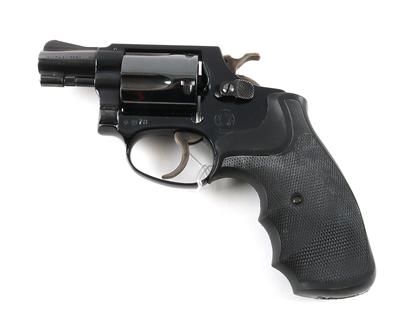 Revolver, Smith  &  Wesson, Mod.: 37 Airweight, Kal.: .38 Spez., - Sporting and Vintage Guns