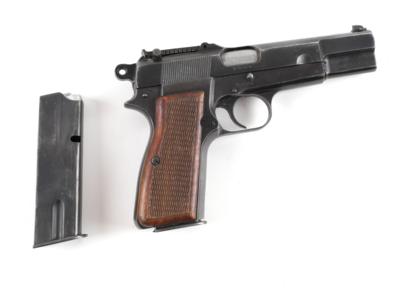 Pistole, FN - Browning, Mod.: 1935 HP mit Tangentenvisier/Wehrmacht mit Holster, Kal.: 9 mm Para, - Jagd-, Sport- und Sammlerwaffen