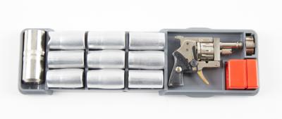 Berloque-Revolver, Made in Austria, 2 mm, mit Wechseltrommel, Raketenaufsatz, - Jagd-, Sport-, & Sammlerwaffen