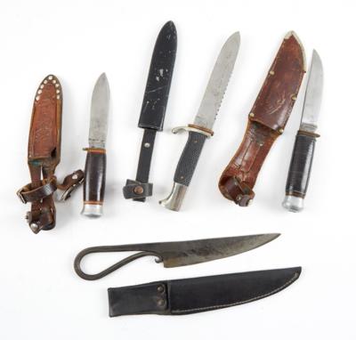 Konvolut aus 4 Messern mit feststehenden Klingen, - Armi da caccia, competizione e collezionismo