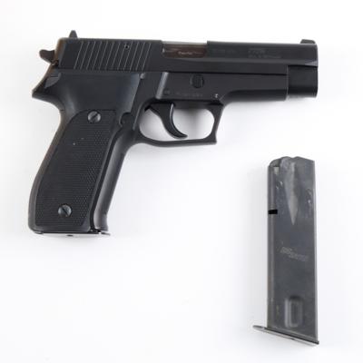 Pistole, Sig Sauer, Mod.: P226, Kal.: 9 mm Para, - Lovecké, sportovní a sběratelské zbraně