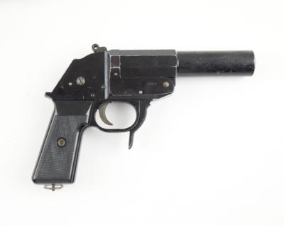 Signalpistole, 1001 - Fertigungscode VEB Ernst Thälmann (ehemals Haenel-Werk) mit Originalholster, Kal.: 4, - Sporting & Vintage Guns