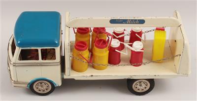 Milchwagen, Lastwagen aus Blech, Hersteller GÖSO um 1960, - Spielzeug