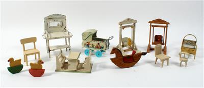 Konvolut Möbel aus Holz und Blech für die Puppenstube, - Toys