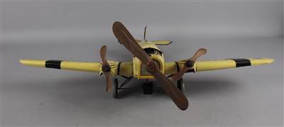 Drei-Propeller-Flugzeug SG 695 E, um 1925, - Toys