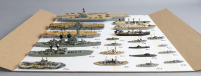 Konvolut Modellschiffe verschiedene Hersteller, - Spielzeug