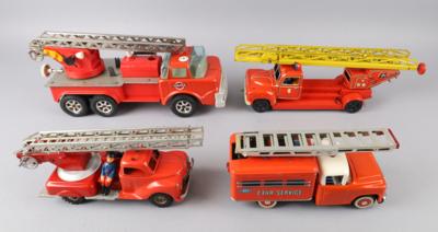 Konvolut von 4 Stück Feuerwehrautos, - Spielzeug