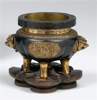 A small bronze censer - Asian art