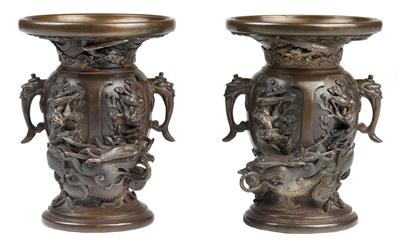 A pair of bronze vases - Asian art