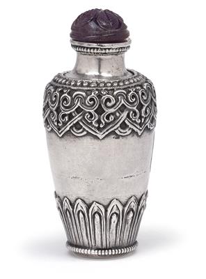 A snuff bottle in silver - Arte asiatica