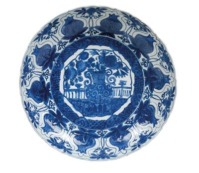 A blue-and-white Kraak plate - Asian art