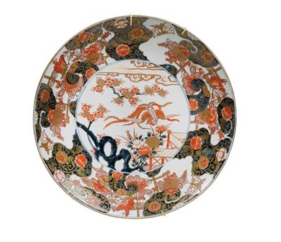 A large Imari plate - Asian art