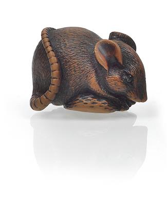 Netsuke einer Ratte mit kagami-mochi - Asiatische Kunst