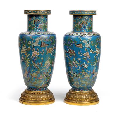 A pair of vases with cloisonné décor and bronze doré mounts - Arte asiatica